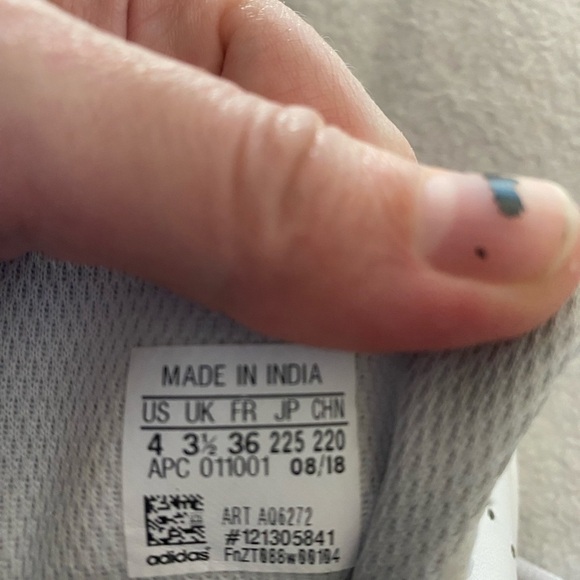 Rare Adidas Stan Smith White Leather Shoes with holographic detailing - Picture 6 of 7